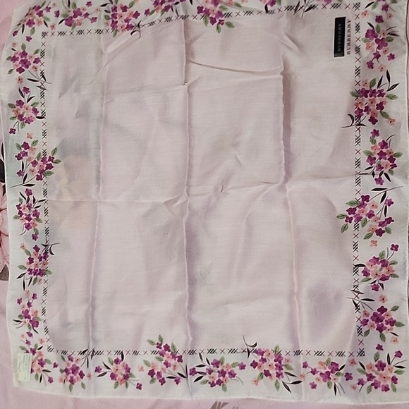 Burberry Floral handkerchief cotton Brandnew - Picture 3 of 6